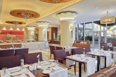 Steigenberger Pyramids Cairo Отели рядом с достопримечательностью «El-Remaya Square»