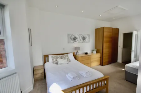 Holiday Home Hot Tub & Sauna Отели рядом с достопримечательностью «Расселл Котс Арт Галлери & Музеум»