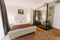 Golden Hotel
