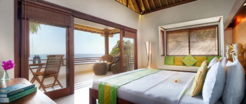 Palm Garden Amed Beach & Spa Resort Bali Отели рядом с достопримечательностью «Lipah Beach»