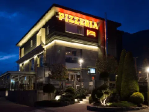 Locanda Black and White Sondrio Hotéis em Sondrio