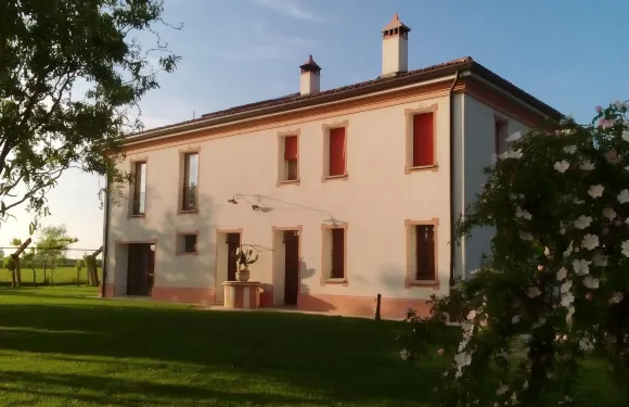 梭格尼老家庭旅館