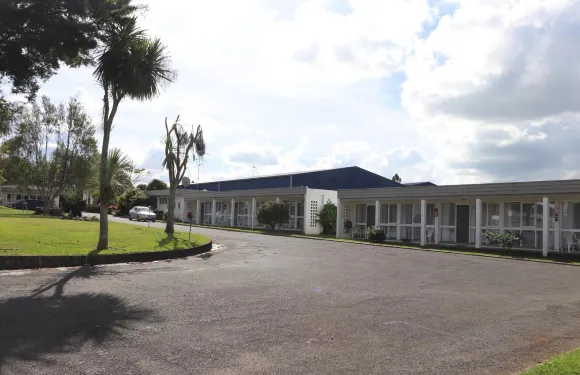 基亞汽車旅館和假日公園