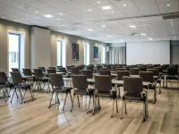 Quality Hotel Grand Kristiansund Hotels in Kårvåg