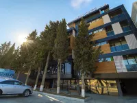 Jazz Hotel Отели рядом с достопримечательностью «Станция метро Грмагеле»
