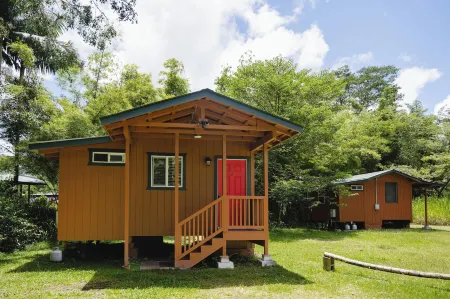 Hawaiian Sanctuary Eco Retreat Center Отели рядом с достопримечательностью «Halepalaoa Beach»