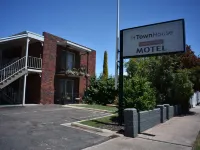 Town House Motor Inn Hotels in Horsham