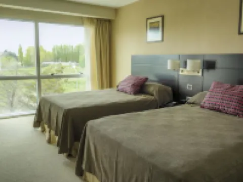 Howard Johnson by Wyndham Neuquen Hotels in Neuquen