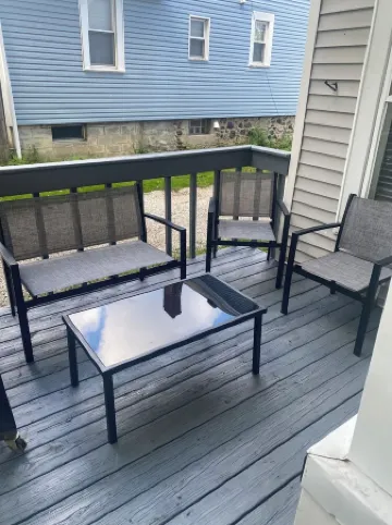 Charming 2-bedroom apartment with AC, WiFi, in The Historic Ashtabula Harbor