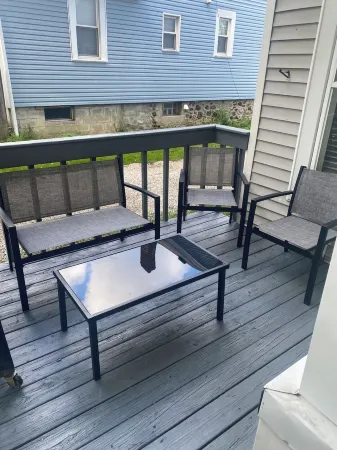 Charming 2-bedroom apartment with AC, WiFi, in The Historic Ashtabula Harbor