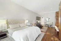 The Vanderbilt Hotel Suites - parking