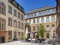 Ibis Styles Trier Hotel dekat Bischoefliches Priesterseminar