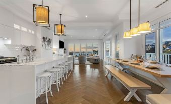 Hamptons Elegance Views Pool & Spa