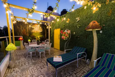 Once21 Apartment Отели рядом с достопримечательностью «Госпиталь Кабаньяс»