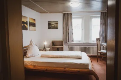 Restaurant / Pension Mainzer Tor Hotel dekat Regionalmuseum Alsfeld