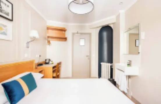 Bonséjour Montmartre Hotels near Eglise Saint-Pierre de Montmartre