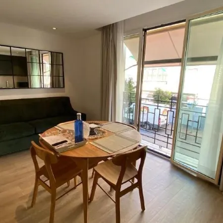 Apartamentos Turísticos La Plaza
