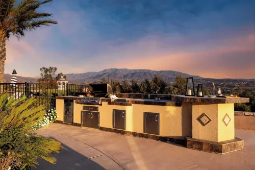 Sangiovese by AvantStay Spectacular Estate w Pool Hot Tub Putting Green