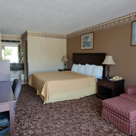 Countryside Inn & Suites Отели в г. Айдабел