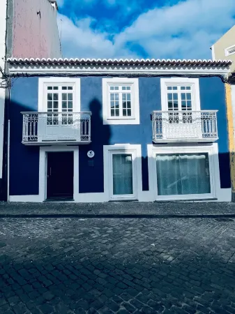 Partenope Hostel and Suites Отели в г. Терсейра