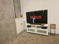 2 Bed House - Sleeps 5 - Garden - Parking - Wifi