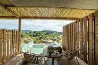Petra Nera Skiathos, Philian Hotels & Resorts - สระว่ายน้ำแบบอินฟินิตี้
