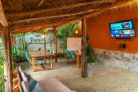 Traveler Hostel Hotels in Pinchote