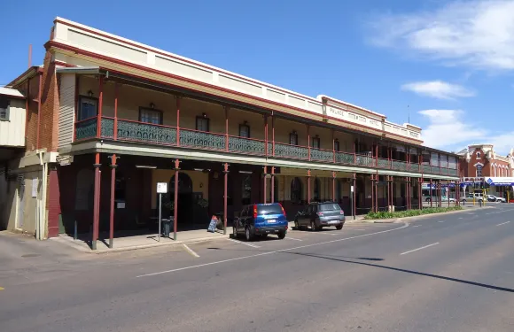 卡爾古利宮殿酒店