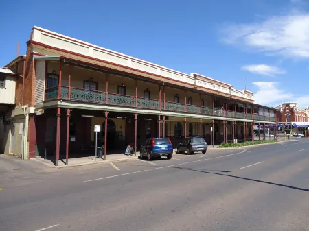 The Palace Hotel Kalgoorlie Отели в г. Калгурли