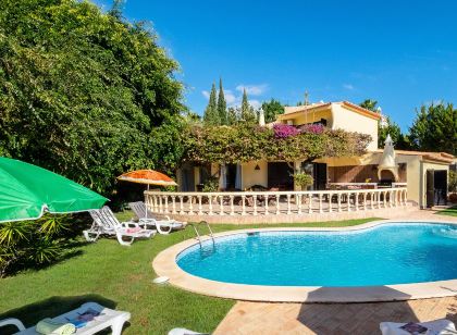 Villa Bantayan - Tranquilidade, Piscina e BBQ em Albufeira