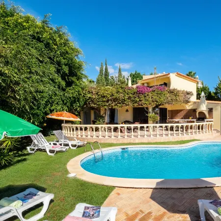 Villa Bantayan - Tranquilidade, Piscina e BBQ em Albufeira