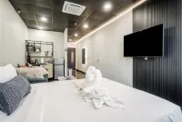 Melwood Suites Unit 104 Studio - Apartments