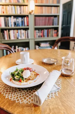 Woodbourne Inn - Homestays