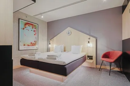 Hotel with Urban Deli