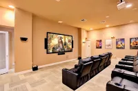 Spacious Family Townhouse Sleeps 8 - Spa