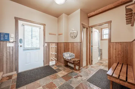 Trapper's Lodge - 4 Bd WGreat View, Private Hot Tub