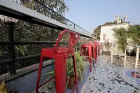 Locomo Mini Hotels in 