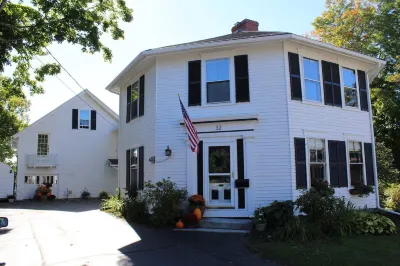 Pressey House Lakeside Bed & Breakfast