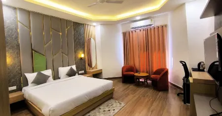 ORCHHA RIVER STONE RESORT