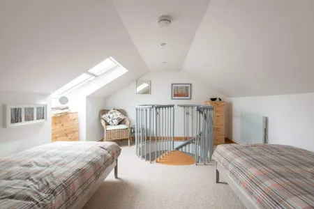 4guests-2br-privategarden-freeparking Отели рядом с достопримечательностью «The Coylumbridge Hotel FUNHOUSE»