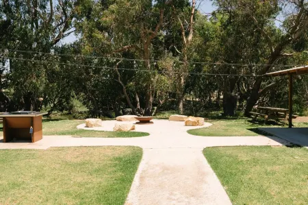 The Timothée Resort Отели рядом с достопримечательностью «Залив Джограф»