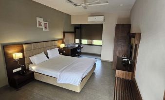 Club Azzurro Resort - Nalsarovar