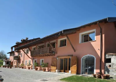 Antico Fienile Hotels near Chiesa di Cavarzano