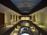 Castle International Premium Hotel - parking