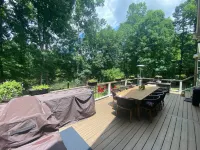 Pond View Retreat: Your Ultimate Athens Getaway Minutes To Sanford Stadium - balcony