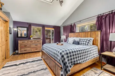 Family-Friendly Hideaway with Private Hot Tub