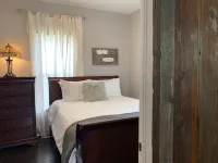 The Cottage! Chic Bungalow Near Old Town Square! Hotels in Fort Collins