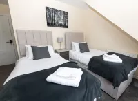 Loch Ness Gate House Hotels in Fort Augustus