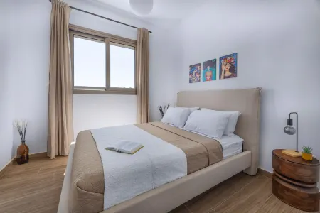 101 Mulberry Court- Spacious with Large Terrace