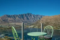 MODERN ALPINE LIVING WITH SPECTACULAR VIEW - 2-Star